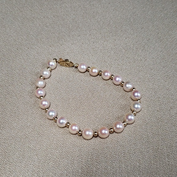 Jewelry - Cultured Pearls Bracelet
